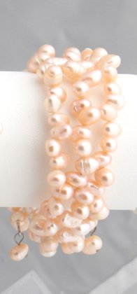 Peach Pearl Bracelet