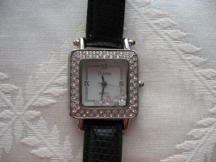 DESIGNER INSPIRED SQUARE ‘FLOATING DIAMOND’ BLACK FASHION WATCH