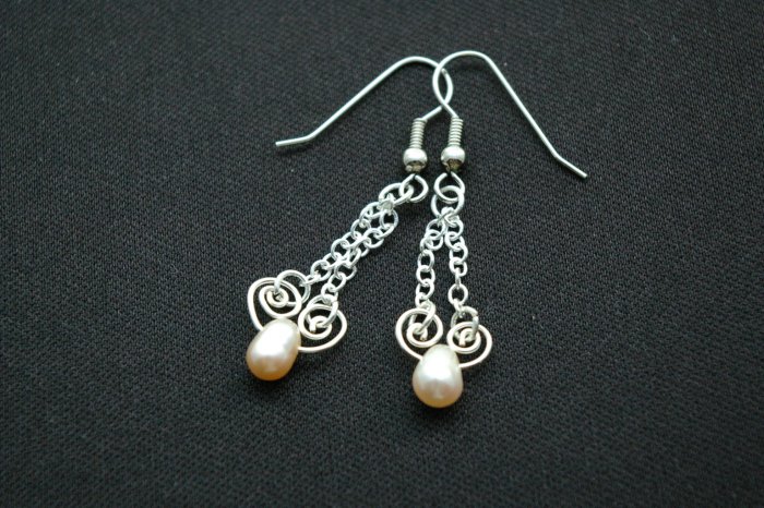 Handmade Free Form Wire Earring (Winter)
