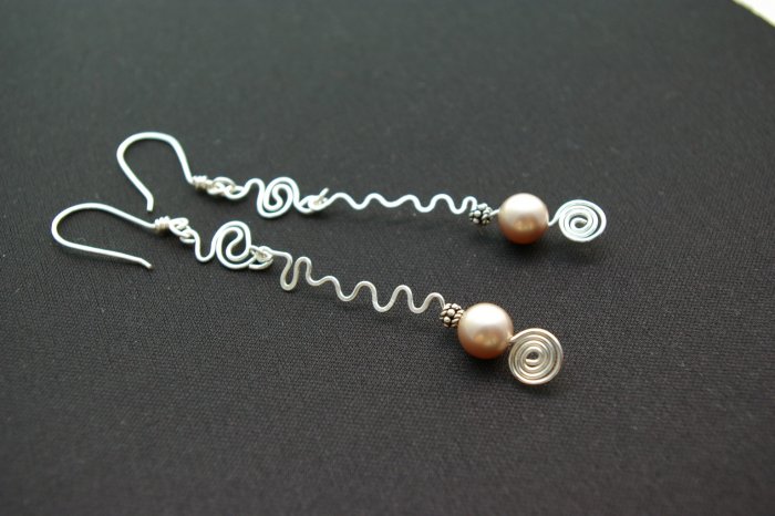 Handmade Free Form Wire Earring (Pearl Drop)