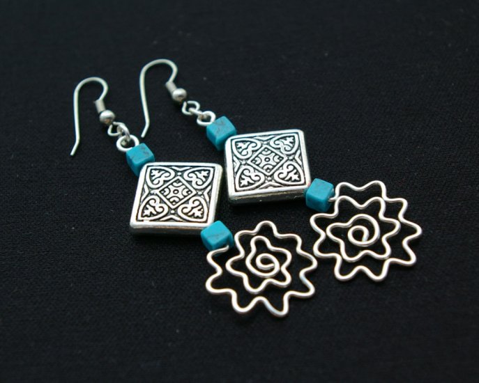 Handmade free form Wire Earring (Flower Drop)