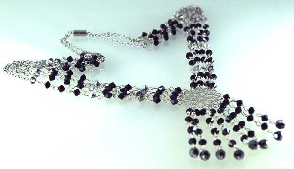 Handmade Crystal Beads Necklace (Black Mystic)