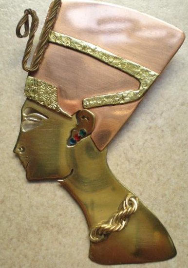#P005 - Large Queen Nefertiti Profile Pin