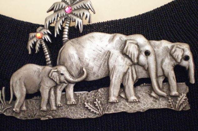 #P018 - Elephant Family of Three Pin