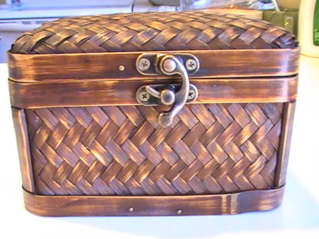 New Elegant Trinket Box with Lobster Clasp