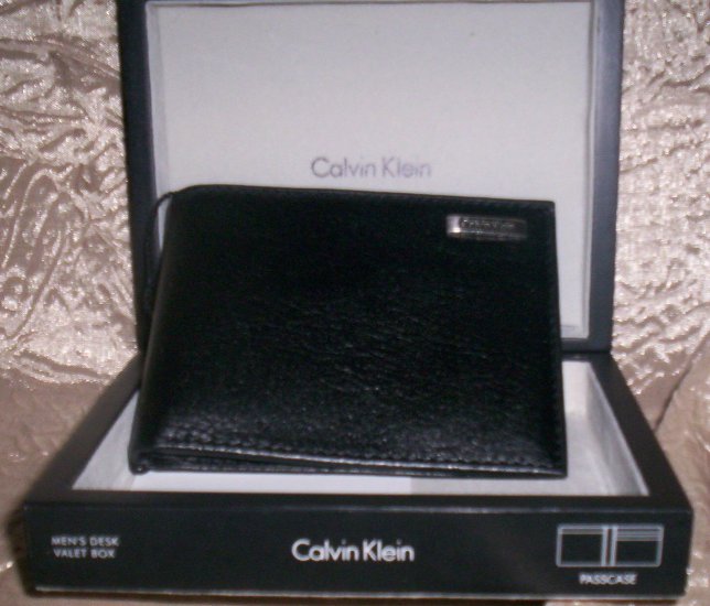 Calvin Klein All Leather Bi-Fold Wallet in Black
