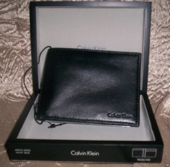 Calvin Klein Leather Bi-Fold Wallet with Removable ID Folio in Black