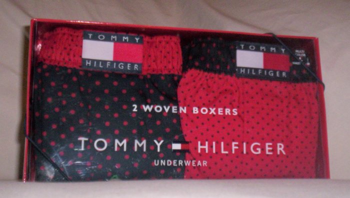 Gift Set of 2 Tommy Hilfiger X-Large Woven Boxers in Red and Navy Blue