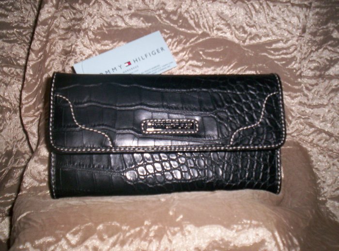 Tommy Hilfiger Swing Shift Black Croco Leather Clutch Wallet
