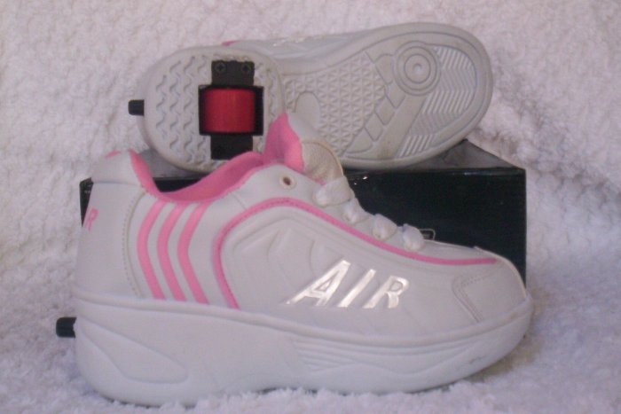 Air Skate Brand Heelies / Wheelies in White/Pink Youth Size 4