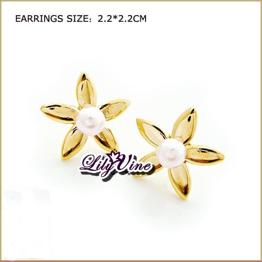 Lily Flower Pearl Pierced Earrings, Pierced earrings, Earrings