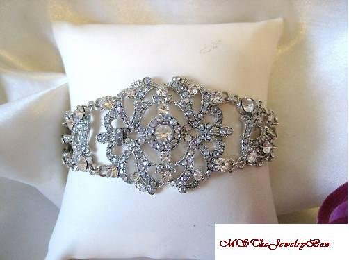 VICTORIAN STYLE AB & CLEAR CRYSTAL BRACELET