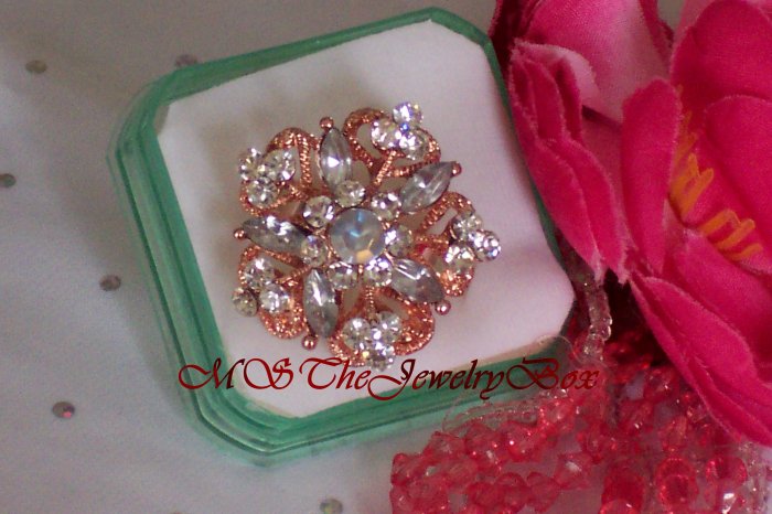 Large White / Clear Crystal Fashion Cocktail Ring Vintage Look