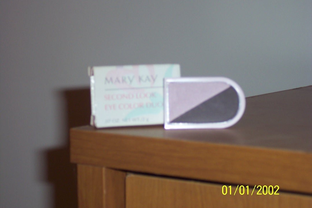 Mary Kay Powder Perfect Eye Color Parisian Purple - NIB Vintage