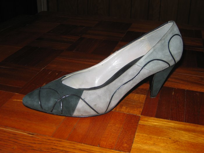 Proxy Pumps - Gently Worn - Gray/Black Suede - 11