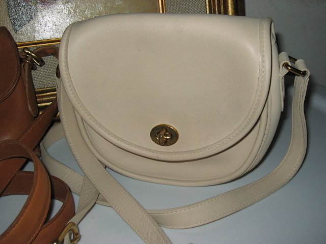 5. AUTHENTIC COACH WHITE ROUND WOMEN'S LEATHER HANDBAG BAG PURSE
