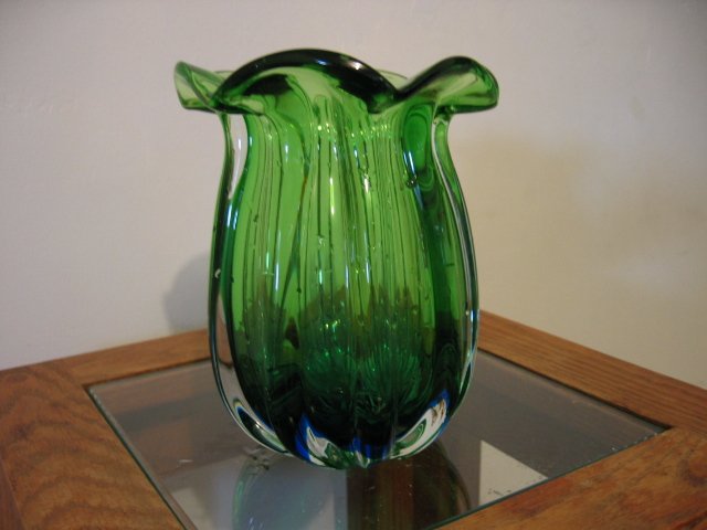 GREEN EGGPLANT VASE FLOWER HOLDER CONTAINER HOME DECOR GARDEN DECORATIVE COLLETIBLE