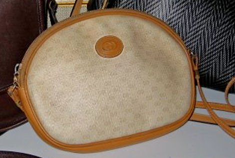AUTHENTIC GUCCI PURSE WOMEN'S HANDBAG LEATHER BAG WHITE SIGNATURE