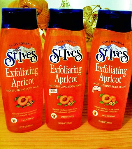 ST.IVES EXFOLIATING APRICOT MOISTURIZING BODY WASH LOT 3 BEAUTY HOME WOMEN'S FEET SWISS