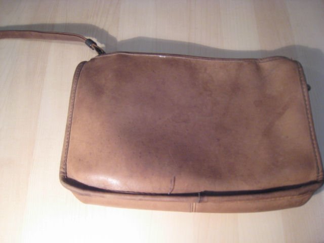 AUTHENTIC COACH BROWN i-pod makeup cell phone digital camera case BAG PURSE LEATHER WOMEN'S