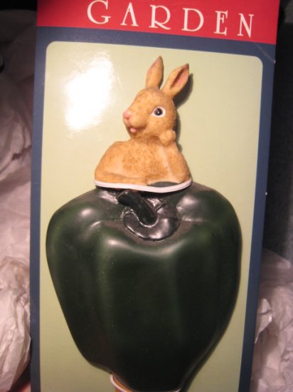 PETER RABBIT BELL PEPPER vegetable fruit DECORATIVE COLLECTIBLE GARDEN STAKE GARDENING FLOWER