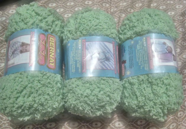 yarn spool supply art CROCHET KNIT knitting SWEATER HOBBY CRAFTS GREEN LOT 8