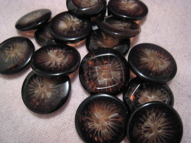 BUTTON BUTTONS ART CRAFT HOBBY MATERIAL SUPPLY KNIT CROCHET SWEATER