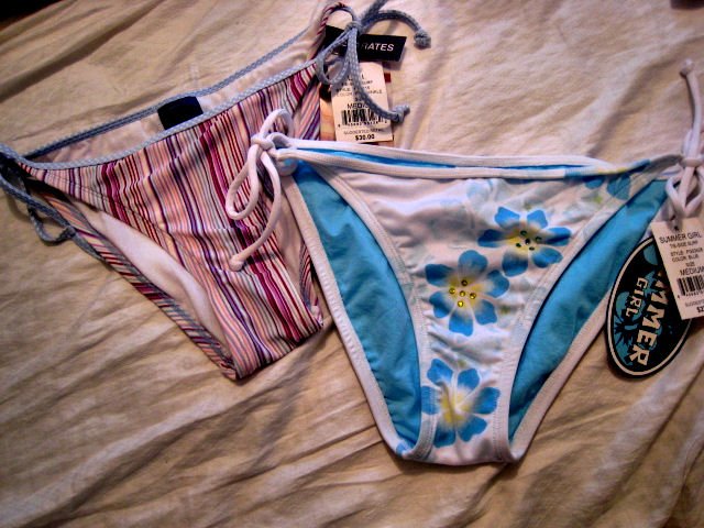 BIKINI BOTTOM LOT 2 L.E.I. JUNIOR'S WOMEN'S G-STRING CLOTHES SWIMSUIT UNDERWEAR STRIPE