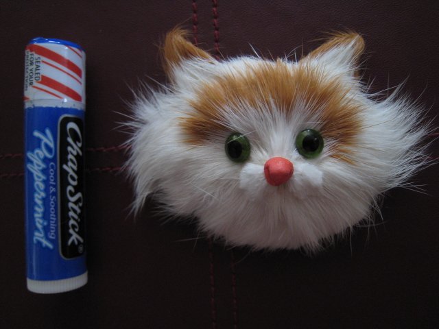 TAN CAT MAGNET FURRY ANIMAL FIGURINE COLLECTIBLE EYES