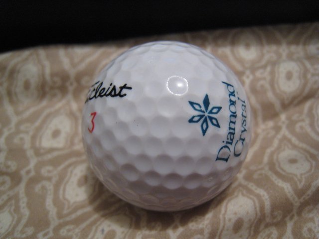 DIAMOND CRYSTAL - COLLECTOR'S GOLF BALL SPORTS MEMORABILIA DECORATIVE COLLECTIBLE HOME HOBBY