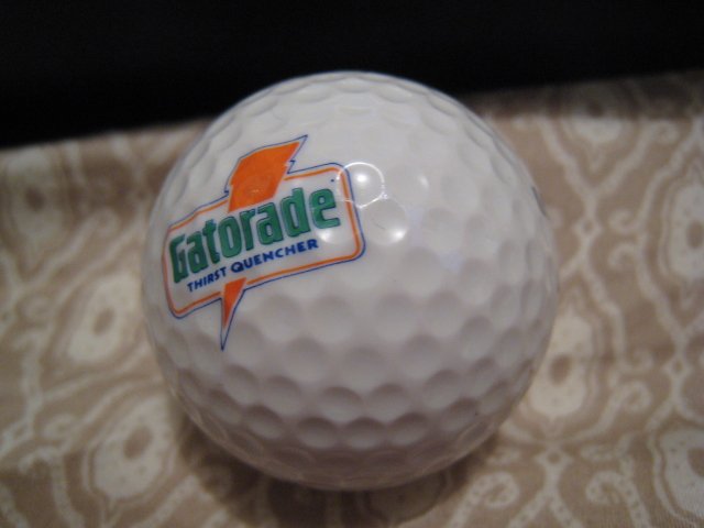 GATORADE - COLLECTOR'S GOLF BALL SPORTS MEMORABILIA DECORATIVE COLLECTIBLE HOME HOBBY