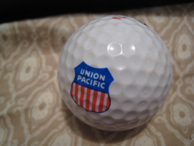 UNION PACIFIC - COLLECTOR'S GOLF BALL SPORTS MEMORABILIA DECORATIVE COLLECTIBLE HOME HOBBY