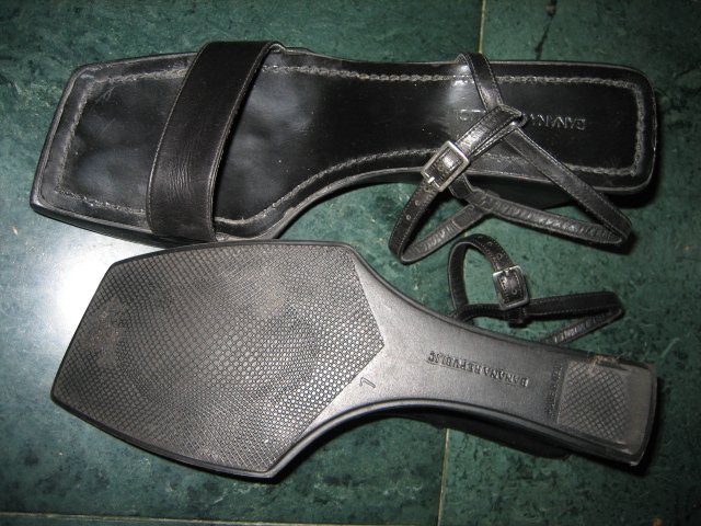 ITALY WOMEN'S STRAPPY BLACK LEATHER BANANA REPUBLIC SZ 7 SHOES HEELS DRESS
