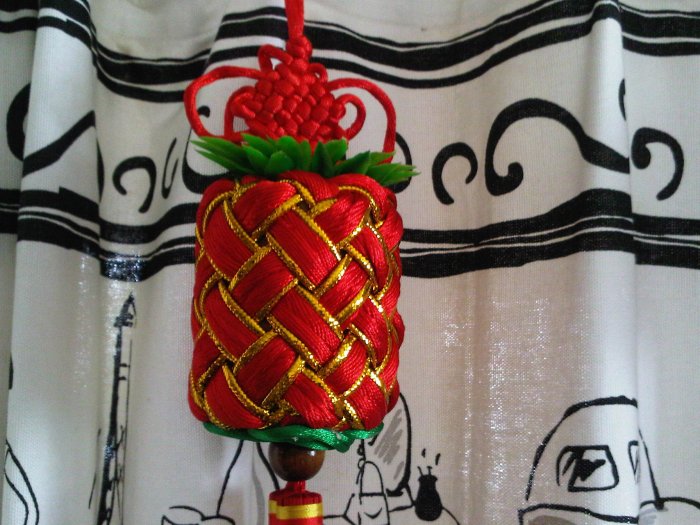 LARGE PINEAPPLE RED CHINESE NEW YEAR GOOD LUCK DECOR gold HOME FAMILY decorative collectible