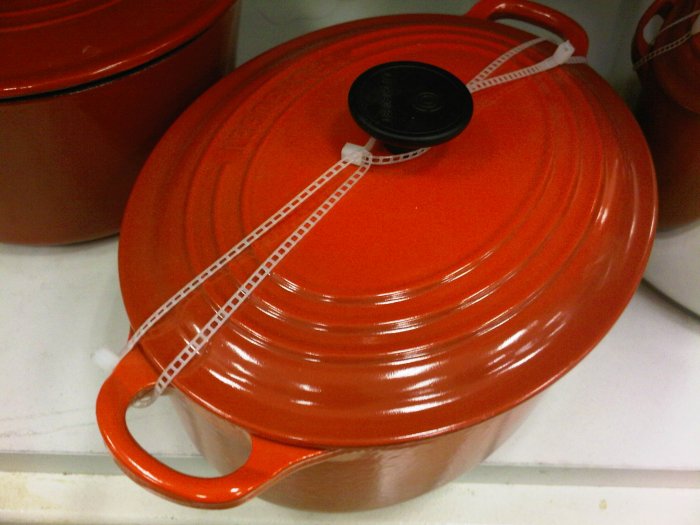 red orange Le Creuset 2.75 Qt. oval Dutch Oven Casserole kitchen home cooking pot stove france