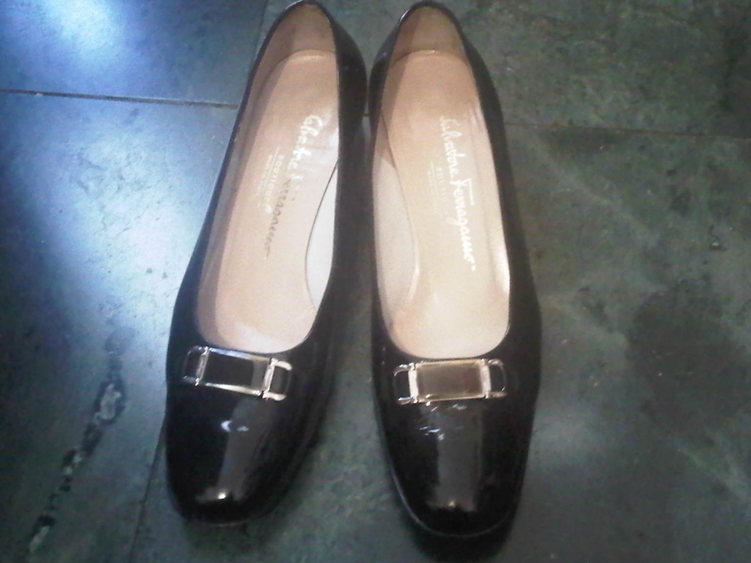 AUTHENTIC SALVATORE FERRAGAMO ITALY BLACK PUMP DRESS SHOES WOMEN'S 7.5 LEATHER CLOTHES ACCESSORY