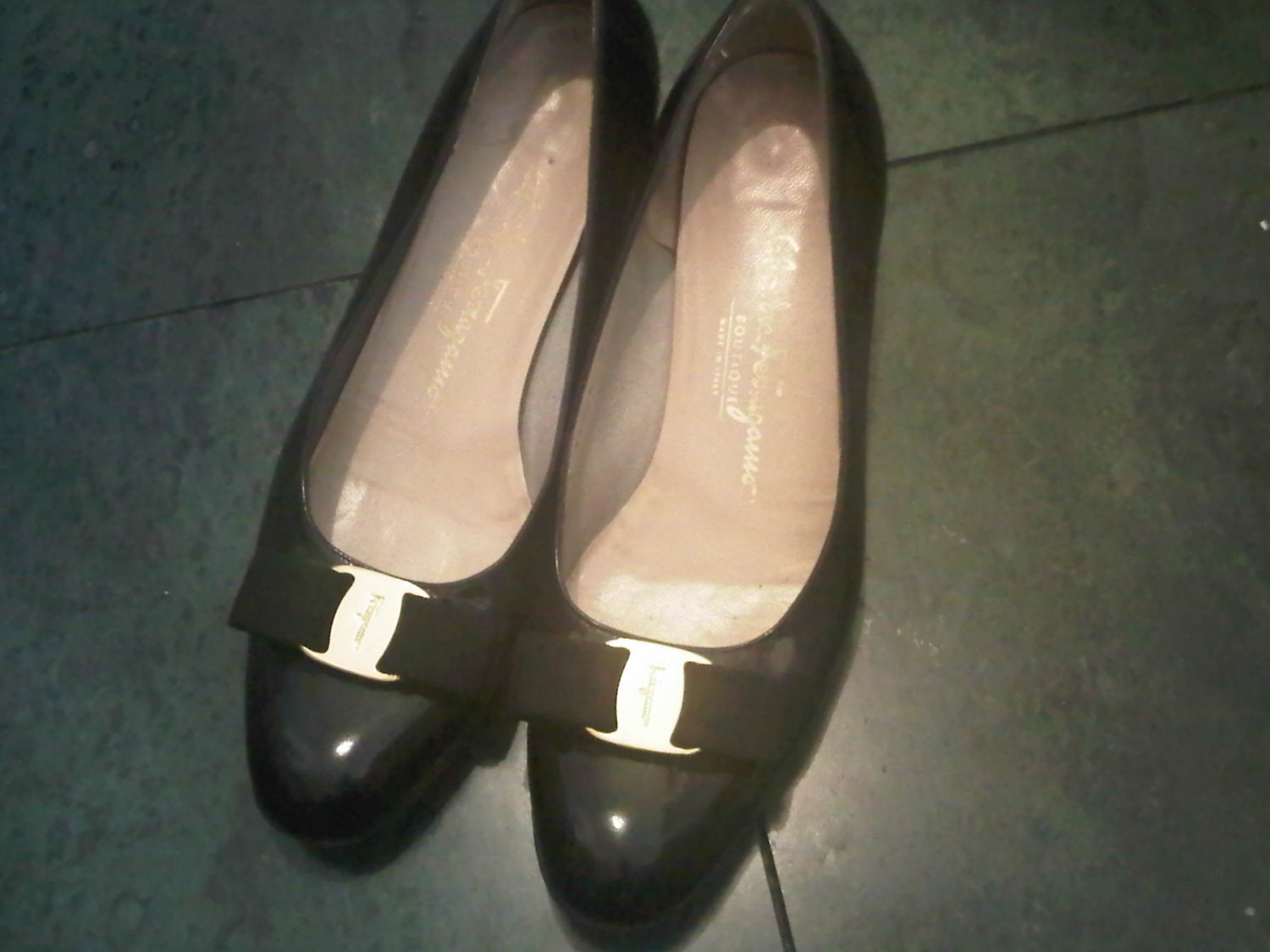 AUTHENTIC BOW SALVATORE FERRAGAMO ITALY BLACK PUMP DRESS SHOES WOMEN'S 9 LEATHER CLOTHES ACCESSORY