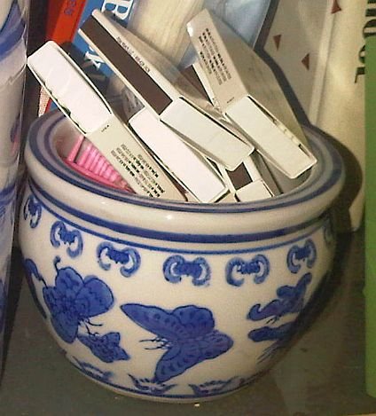 SMALL BUTTERFLY BLUE WHITE VASE CHINA HOME DECOR DOOR DECORATIVE COLLECTIBLE VINTAGE