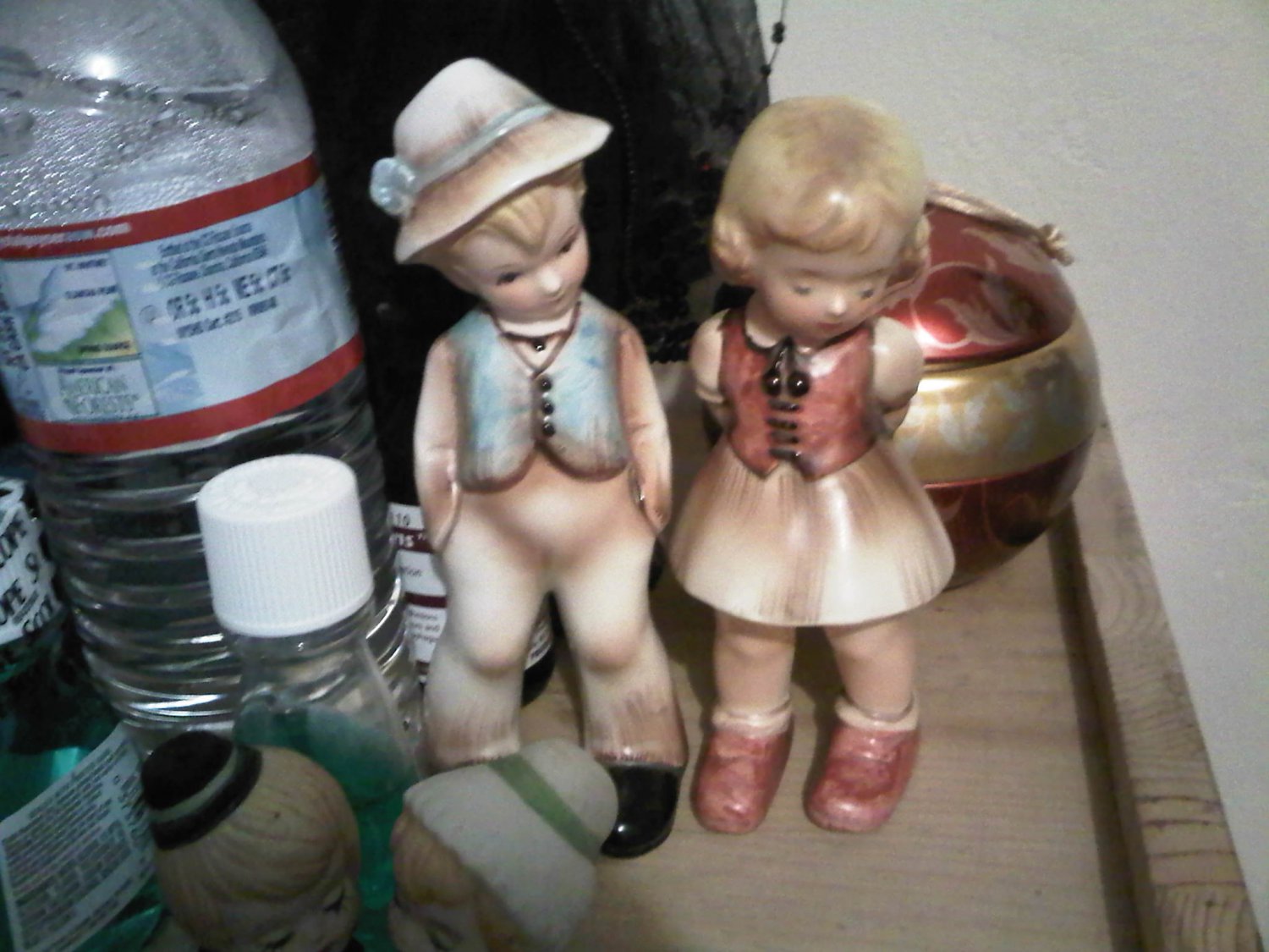 VINTAGE DOLL INARCO JAPAN LOT 2 BOY GIRL SWISS PORCELAIN DECORATIVE COLLECTIBLE FIGURINE HOME