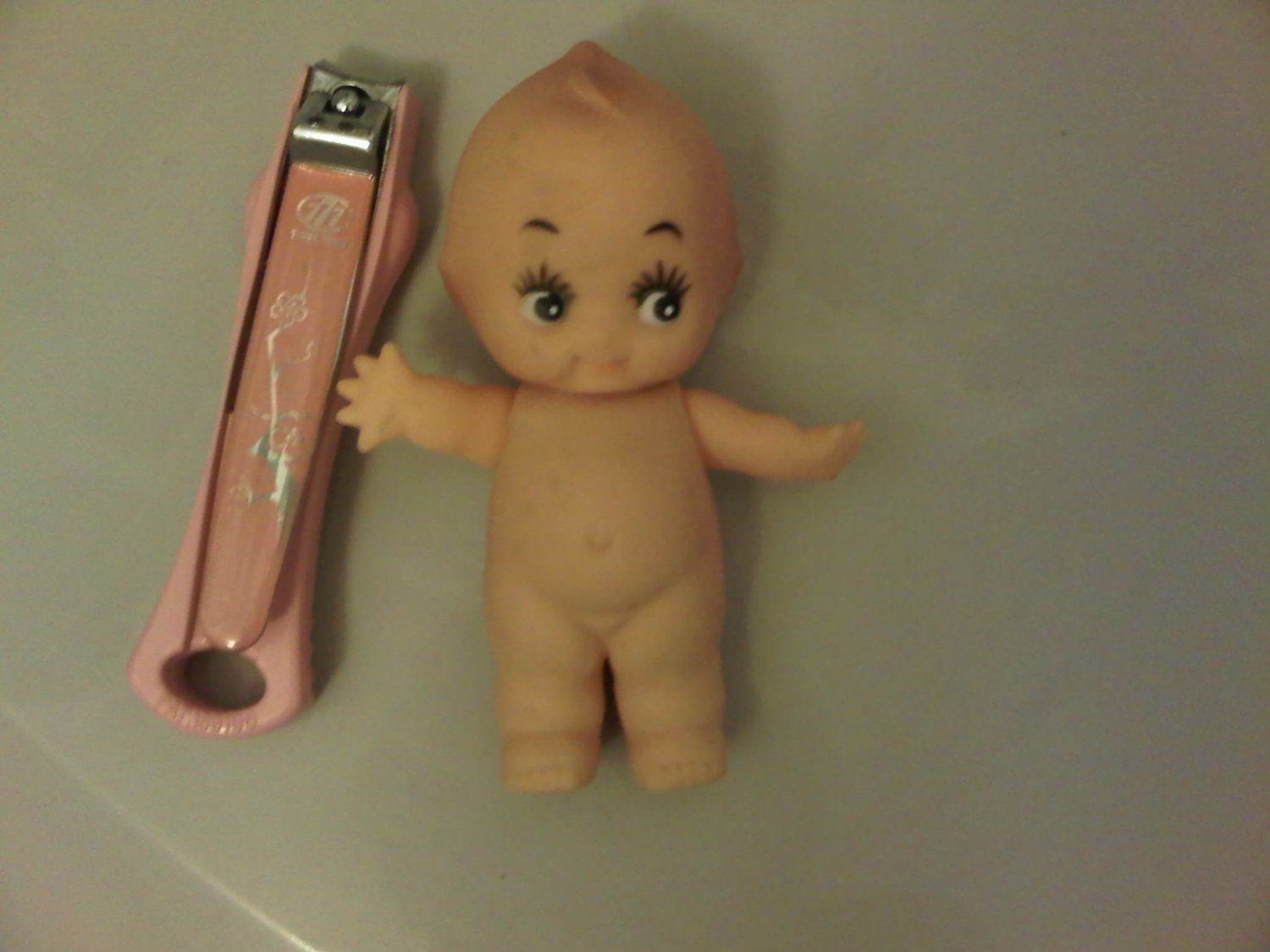 sold VINTAGE SMALL BABY DOLL 1940'S CHILDREN'S TOY DECORATIVE COLLECTIBLE FIGURINE HOME