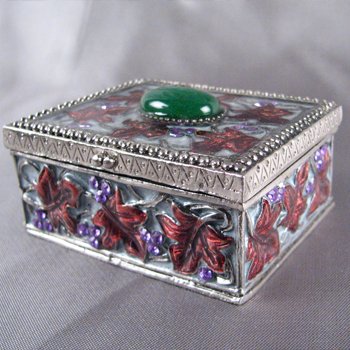 BEJEWELED RECTANGULAR SWAROVSKI CRYSTAL, TRINKET - RING - PILL BOX w GREEN STONE