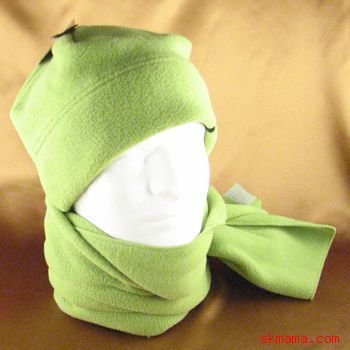 WINTER FLEECE POLAR SKISKATE BEANIE HAT SCARF SET GREEN