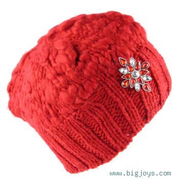 NEW HAND KNIT BEANNIE SKULL HAT BROOCH PIN CRYSTAL RED