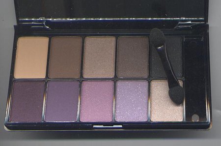 NYX Runway Collection 10 Eyeshadow Pallet -#7 Versus