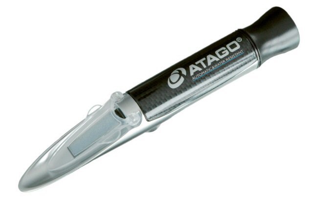 Atago Refractometer Model 2311 Master Alpha: 0-32 percent Brix ATC/Water Resistance - ATC-1E Upgrade