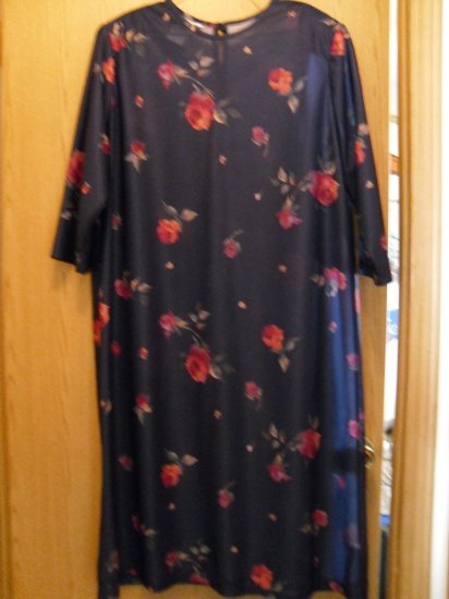 Woman's Plus size 20 Navy and floral print pullover dress