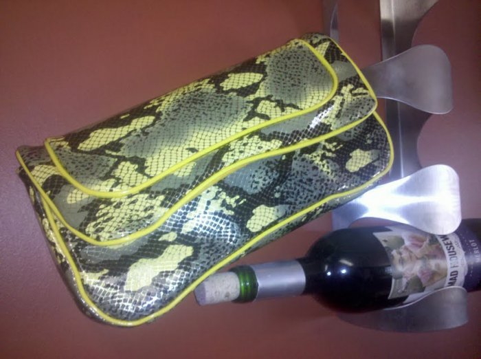 Snake Clutch