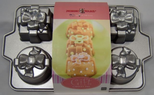 Cupcake Pan Wrapped Gifts Cake Mold