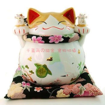 A0053 - Japanese Lucky Cat genuine hands