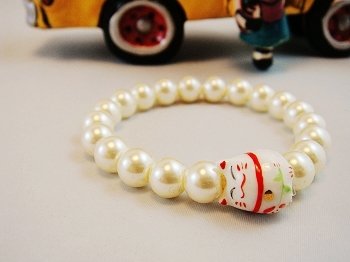 A0122- Japanese Lucky Cat Genuine Tao Yue Tang (Pearl)